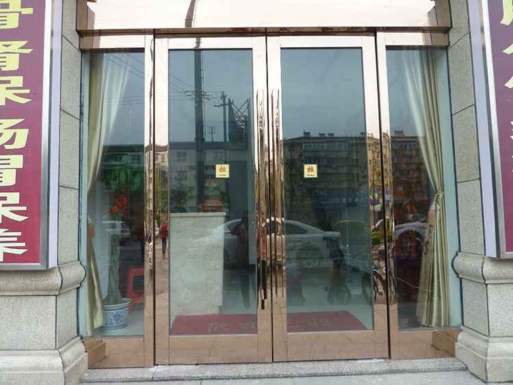 酒店客厅金属玻璃通花格栅玻璃屏风隔断