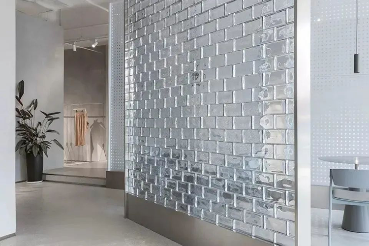 透明彩色玻璃墙