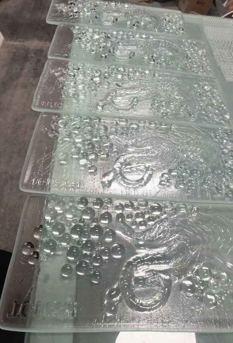 香梨瓦楞方格曲面玻璃